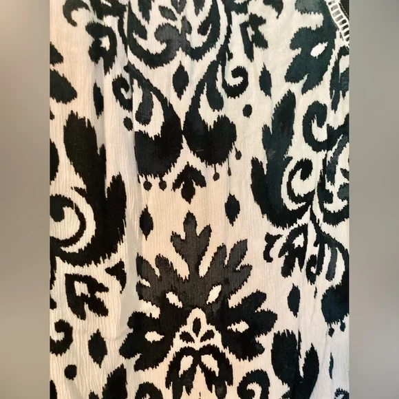 I.N.C Black & White Top Size L - Picture 9 of 9